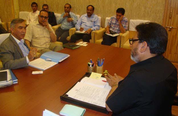 Construction of tunnels at Mughal, Gupkar Roads: Altaf Bukhari reviews modalities